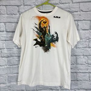 Nike lebron James graphic print short sleeve basketball tshirt sz XL boys